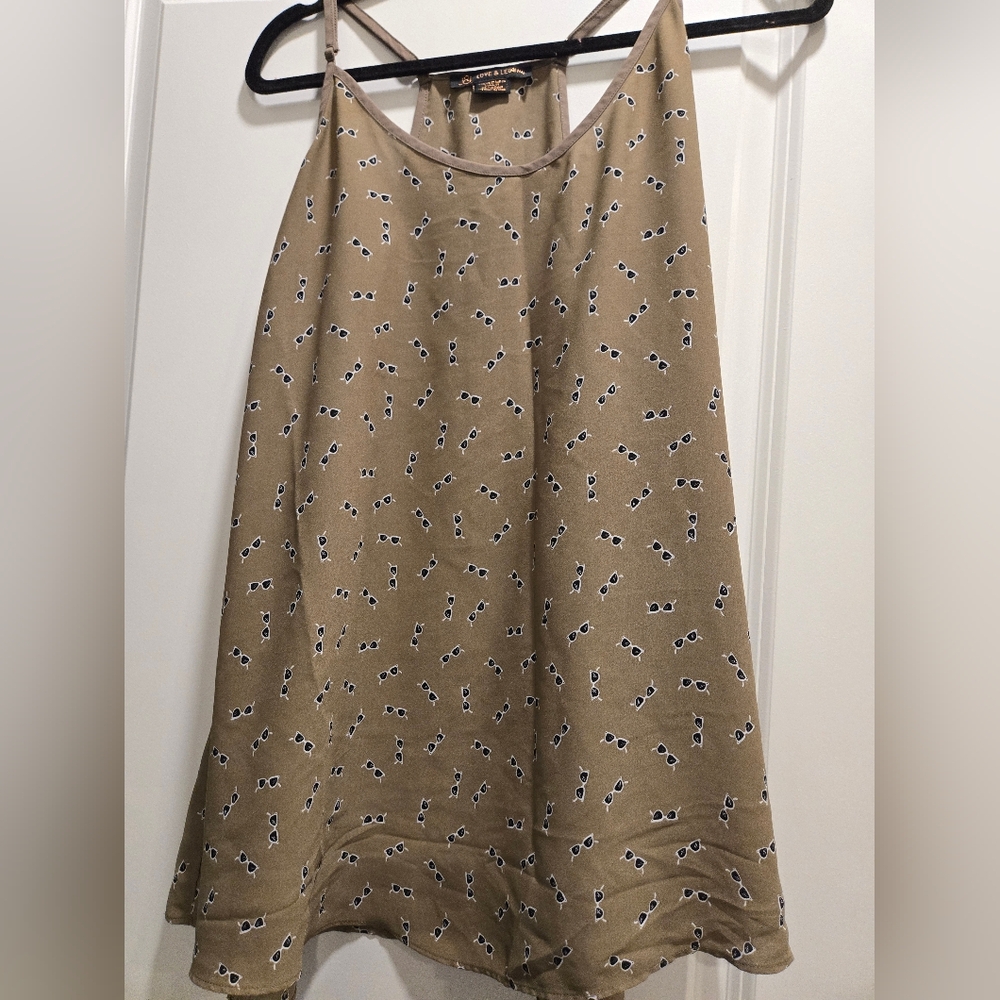 Super cute Sunglass tank top